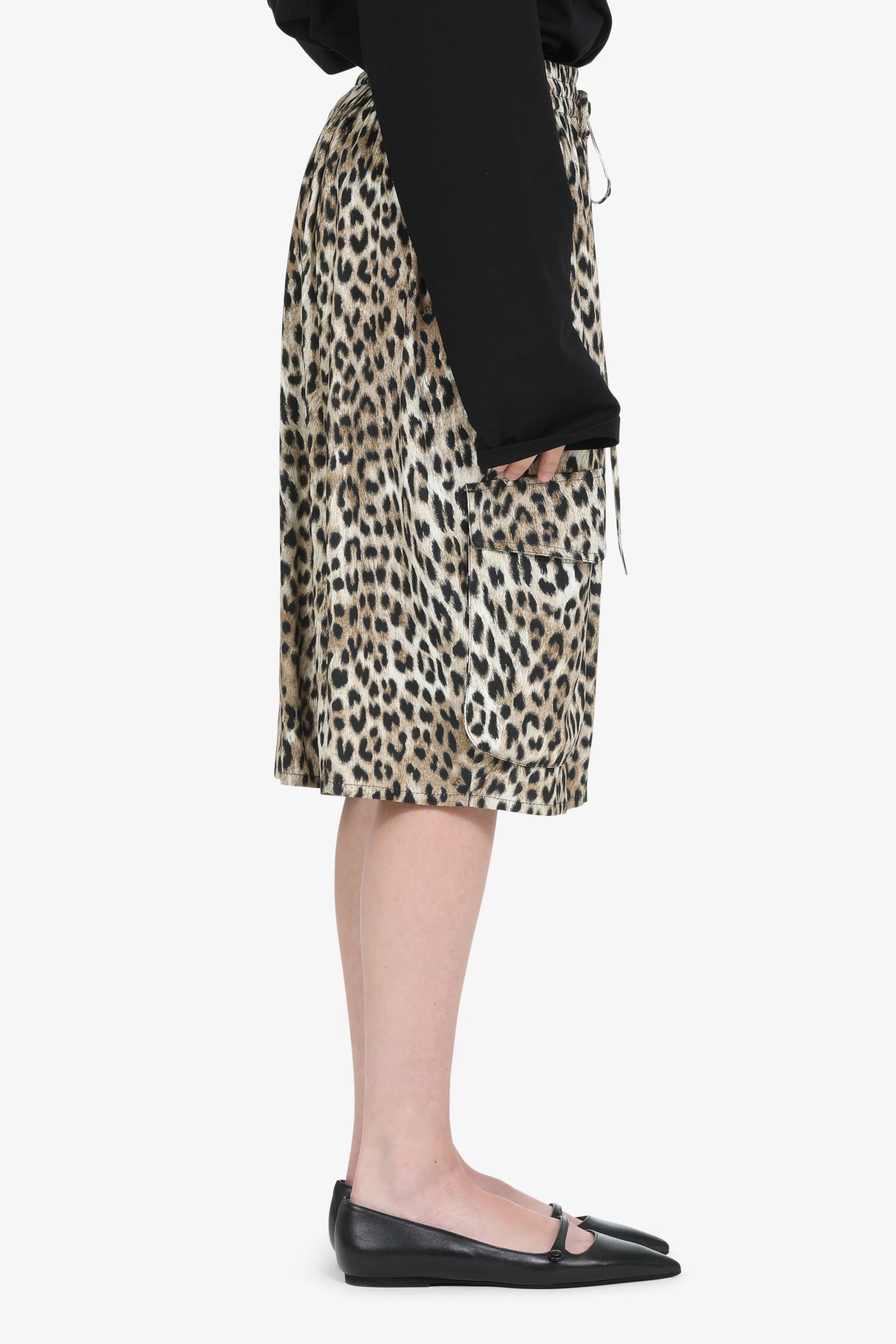 Bermuda baggy con stampa leopardata - Image 4
