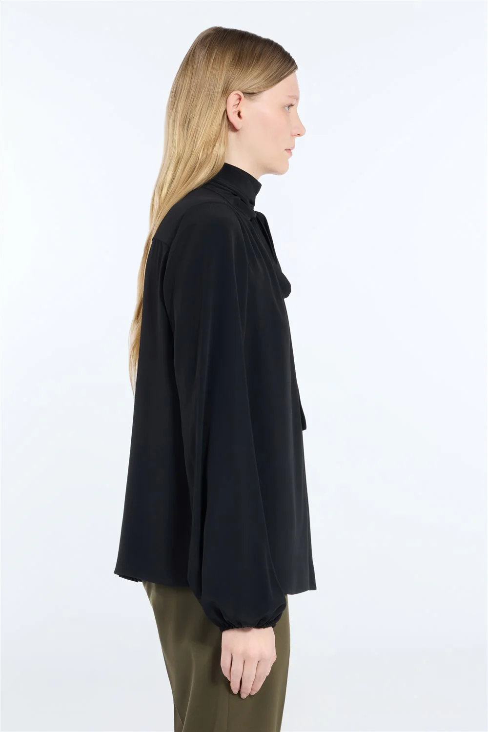 Blusa in tessuto con bottone gioiello - Image 3
