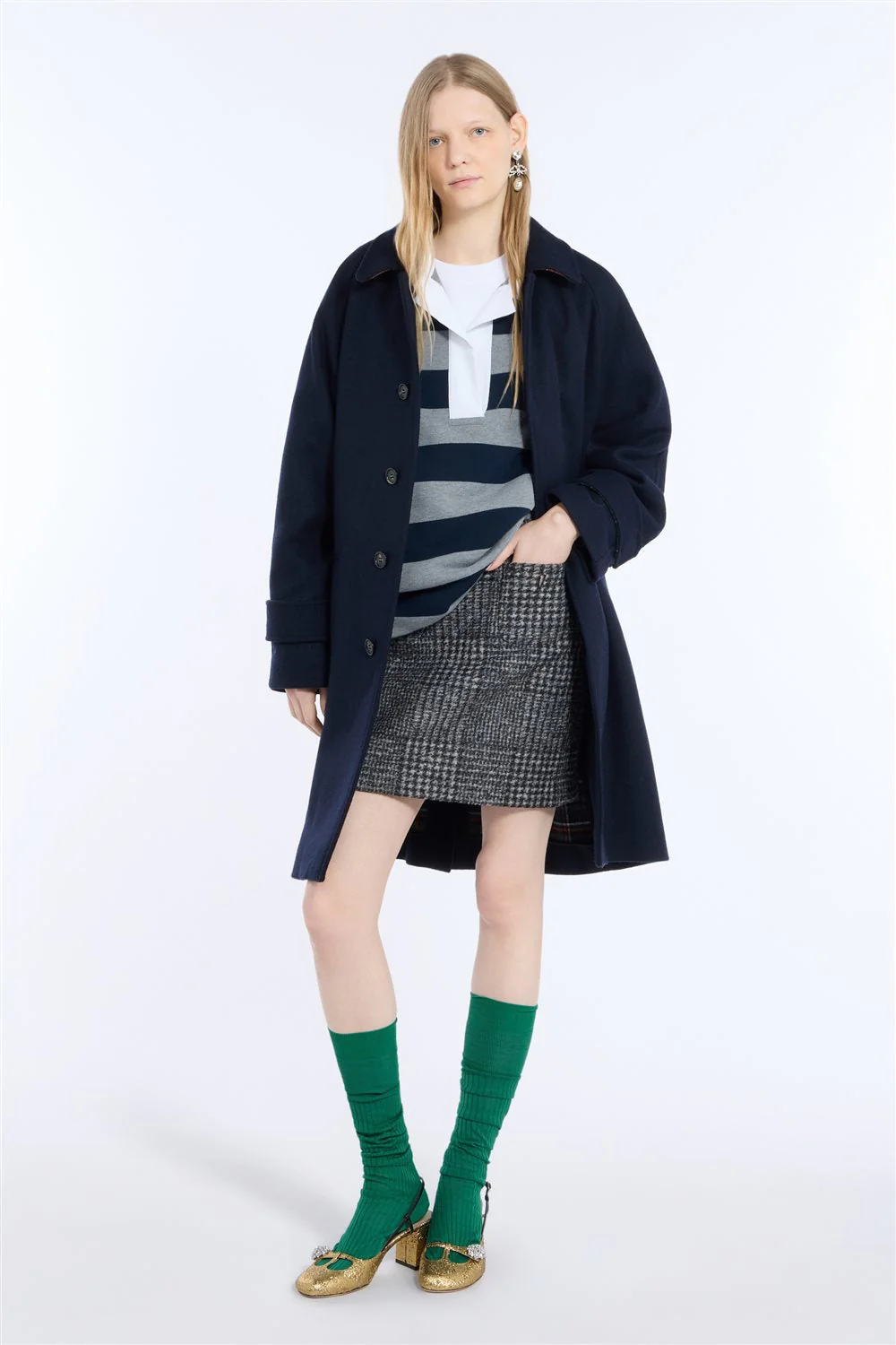 Cappotto in tessuto con bottoni e maniche lunghe