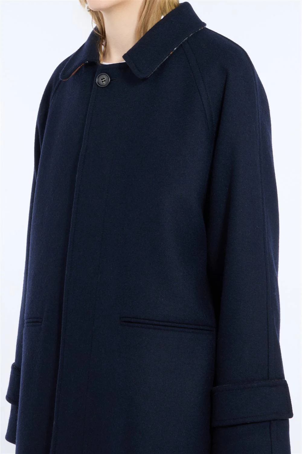 Cappotto in tessuto con bottoni e maniche lunghe - Image 5