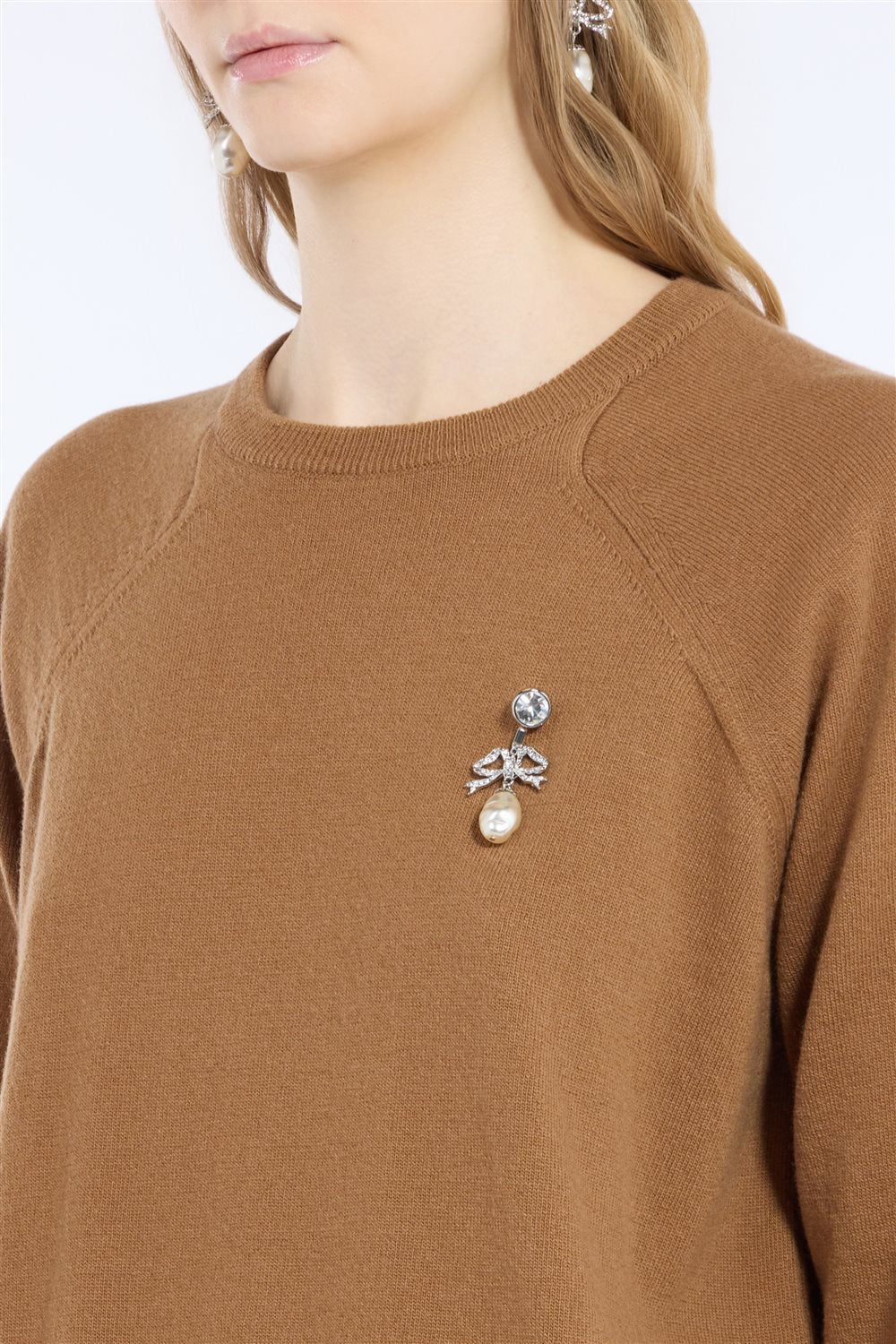 Maglia girocollo in lana con applicazione gioiello - Image 5